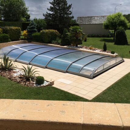 Abri bas fermé pour piscine ANSEA