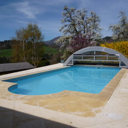 Abri mi haut pour piscine MIO